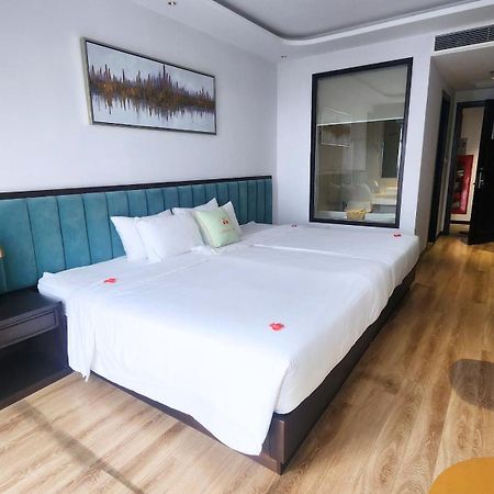 Cordial Grand Hotel Da Nang Beach - Infinity Rooftop Pool エクステリア 写真