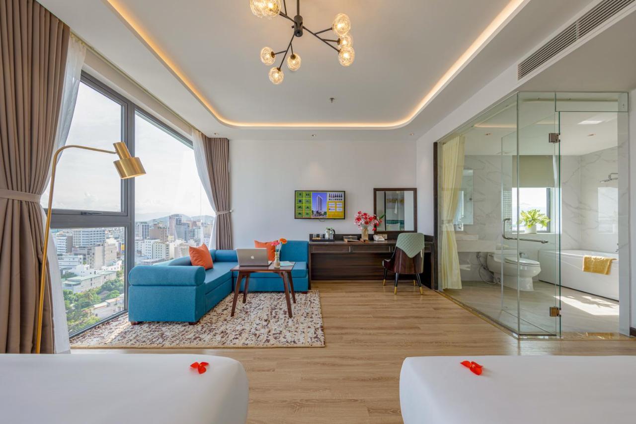 Cordial Grand Hotel Da Nang Beach - Infinity Rooftop Pool エクステリア 写真