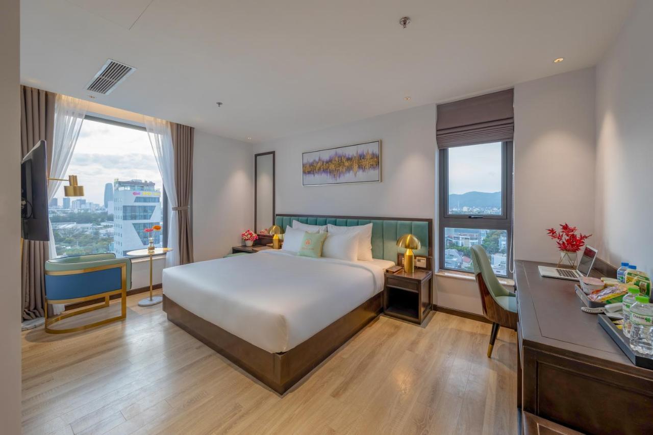 Cordial Grand Hotel Da Nang Beach - Infinity Rooftop Pool エクステリア 写真