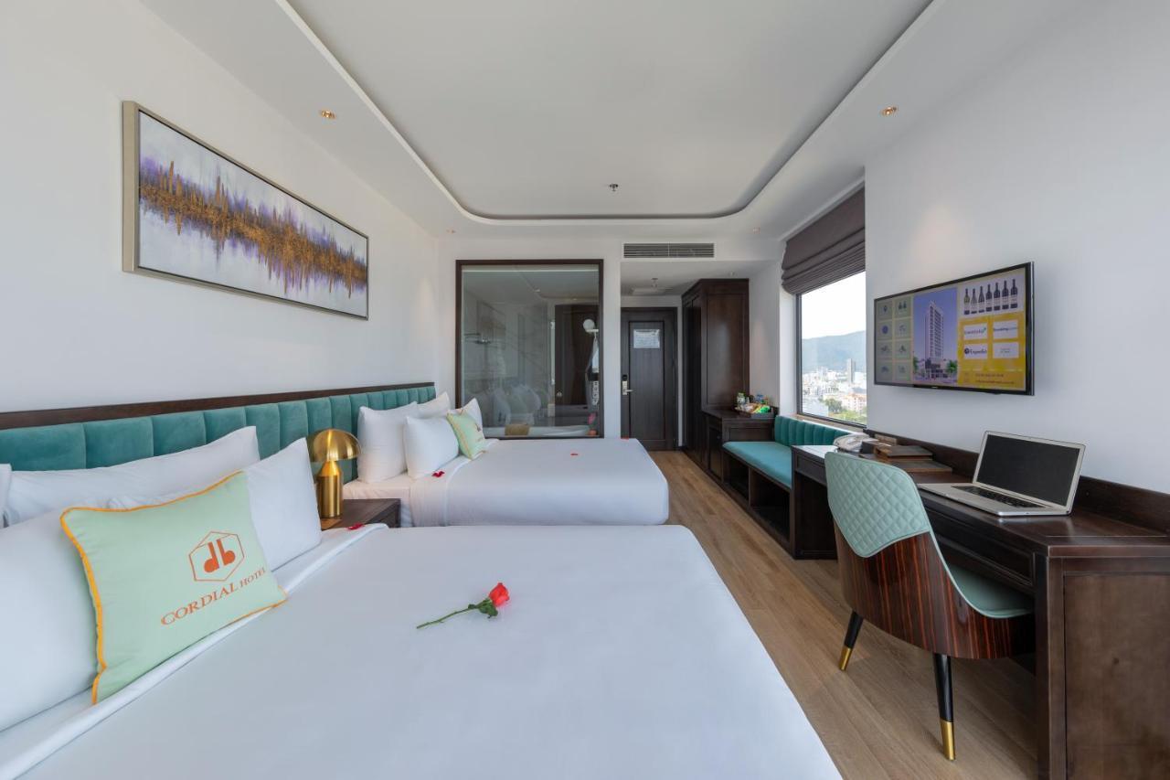 Cordial Grand Hotel Da Nang Beach - Infinity Rooftop Pool エクステリア 写真