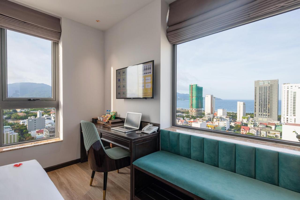 Cordial Grand Hotel Da Nang Beach - Infinity Rooftop Pool エクステリア 写真
