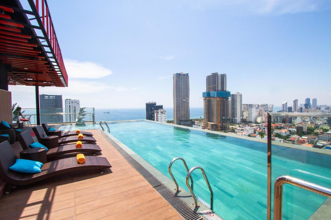 Cordial Grand Hotel Da Nang Beach - Infinity Rooftop Pool エクステリア 写真