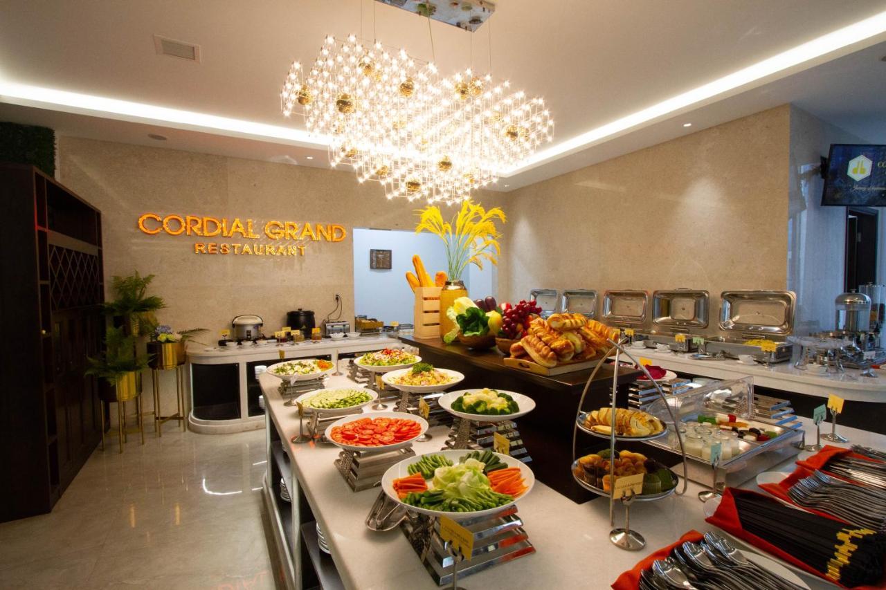 Cordial Grand Hotel Da Nang Beach - Infinity Rooftop Pool エクステリア 写真
