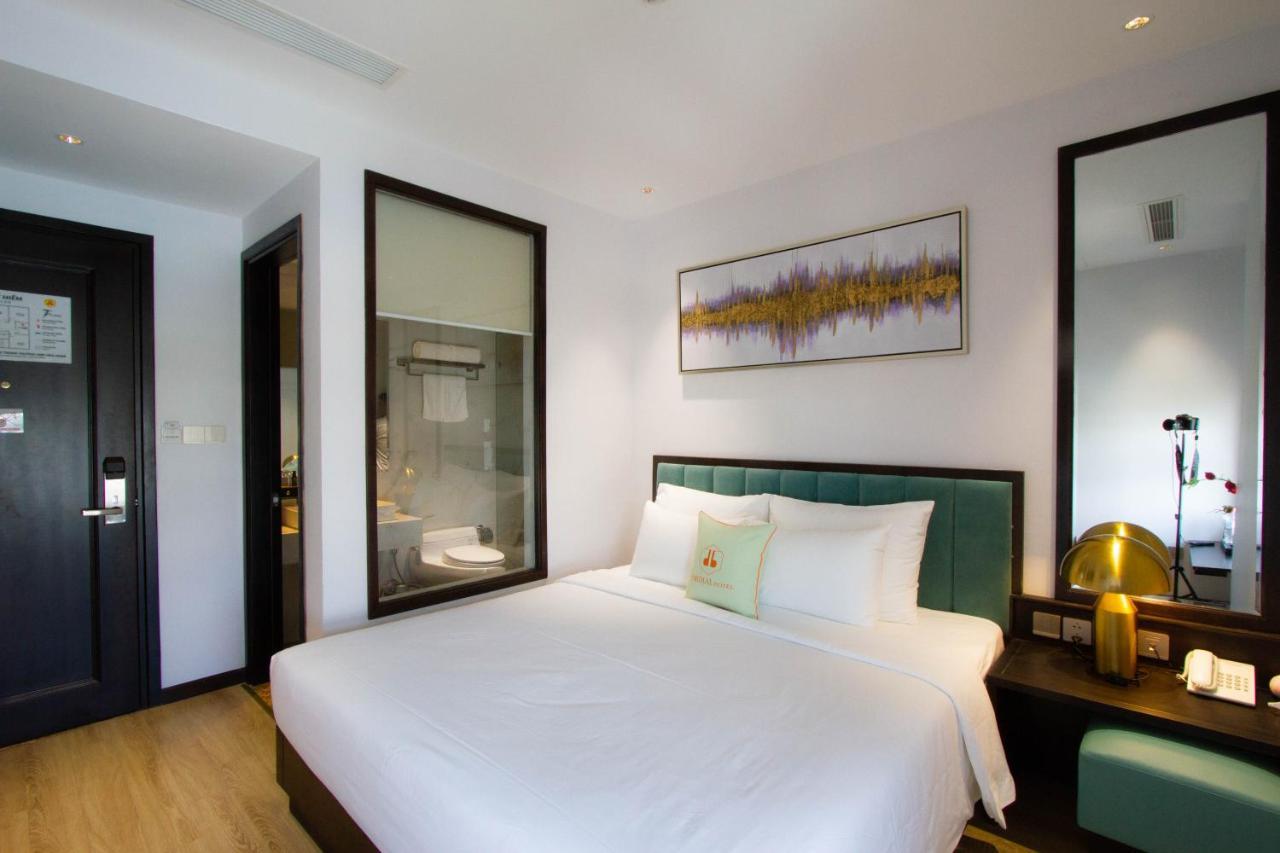 Cordial Grand Hotel Da Nang Beach - Infinity Rooftop Pool エクステリア 写真